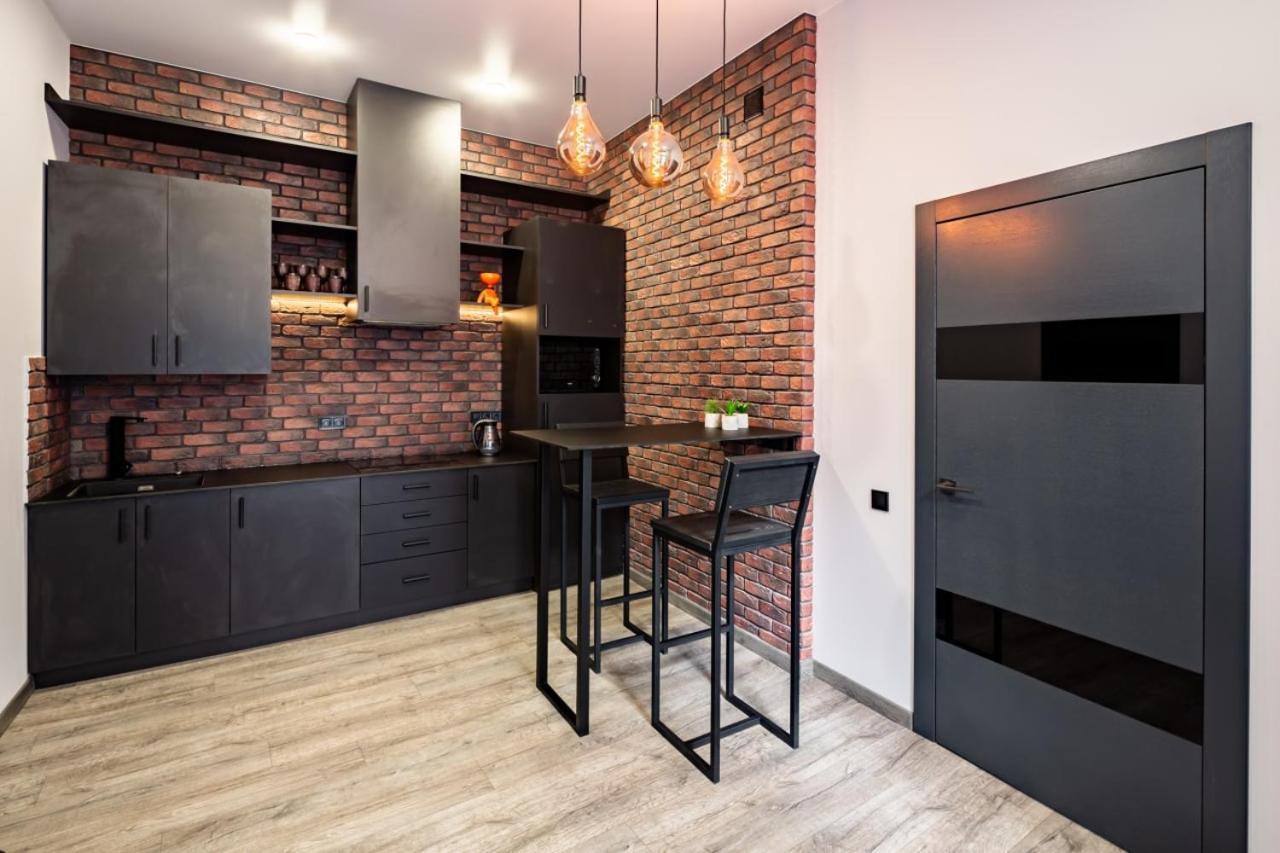 Stylish Apartment In The Center Lviv Extérieur photo
